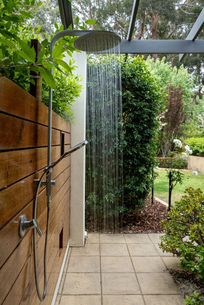 Photo of the outdoor shower at Villa Francesca