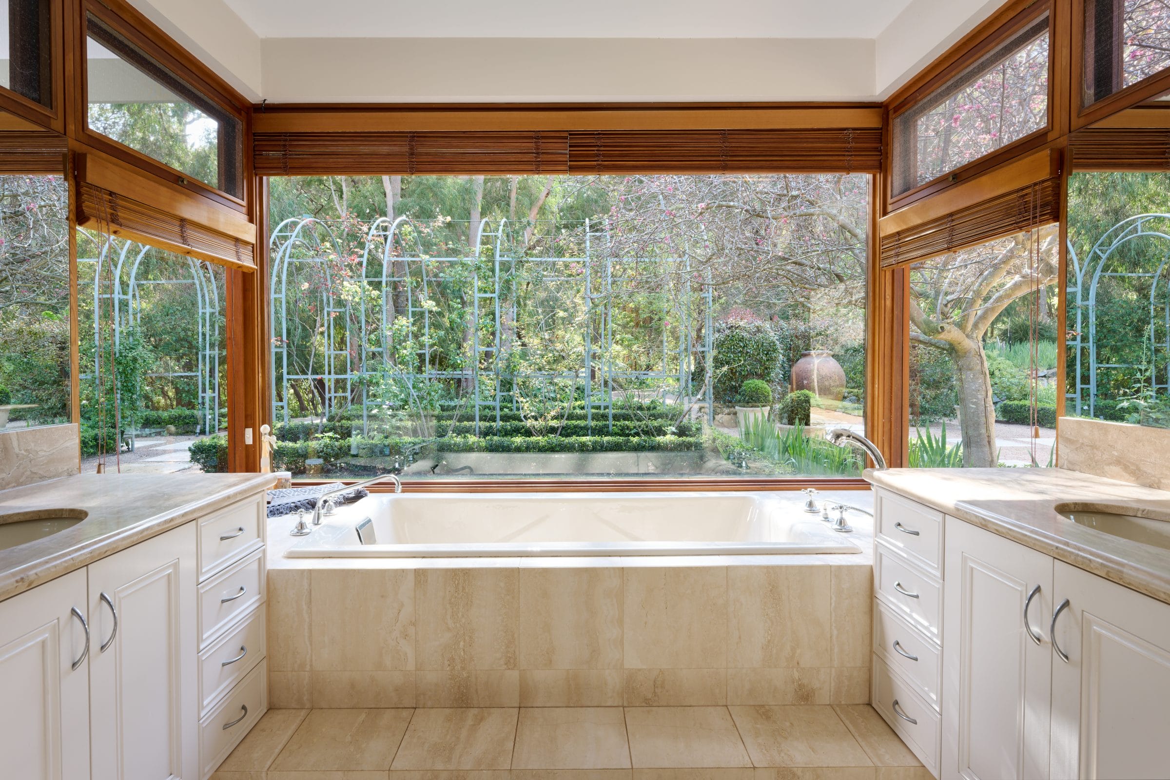 Bathroom 1, Master ensuite